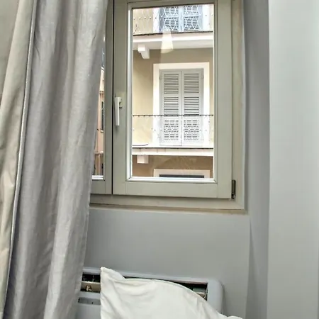 Liston Pied A Terre